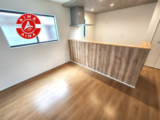 福岡市西区上山門3丁目第7-1棟（1号棟）のダイニング|キッチンから立ち込める香りが今日の料理を期待させます。