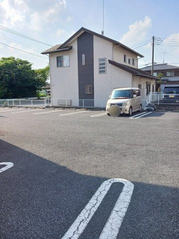 レフレールＢの駐車場|車をお持ちの方に嬉しい駐車場付きの物件です