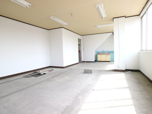 たつみビル2Fテナントの内装