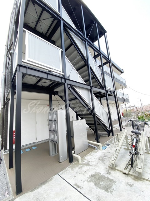 藤沢市本町３丁目のアパートの外観