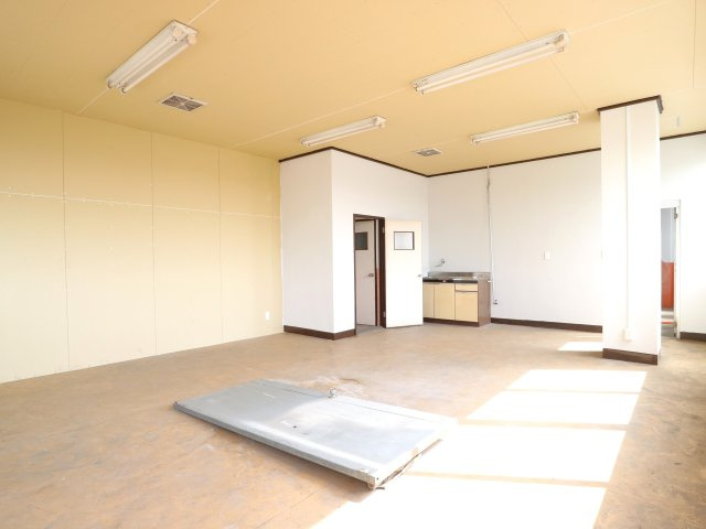 たつみビル3Fテナントの内装