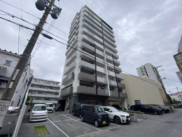 レーヴグランディ松山 那覇市松山1丁目の外観