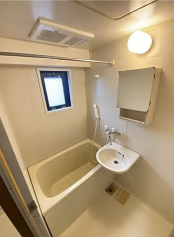 名古屋市名東区牧の里１丁目の一棟マンションの浴室