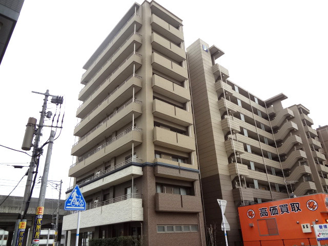 アクロス箱崎ステーションプラザの外観