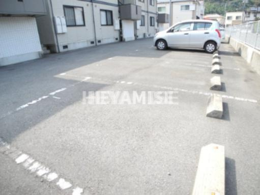 エステートキムラの駐車場