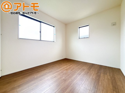 【子供部屋】 | 駿東郡小山町菅沼　新築一戸建て　3号棟 | 収納豊富な洋室は使い勝手良好です！