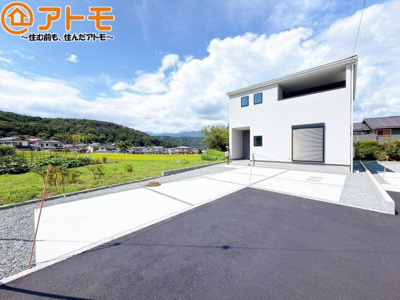 【駐車場】 | 駿東郡小山町菅沼　新築一戸建て　3号棟 | ゆったりスペースで、駐車も楽ちん♪