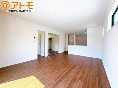 【居間・リビング】 | 駿東郡小山町菅沼　新築一戸建て　3号棟 | 家族団らんのイメージは、リビングを思い浮かべませんか？リビングこそ広々とした空間が良いですね♪