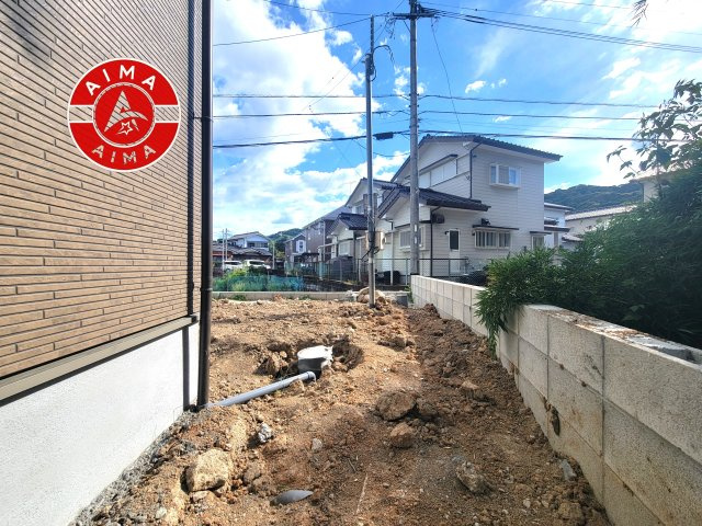 那珂川市片縄西5丁目第4-1棟（1号棟）のバルコニー|風をしっかりと感じられるバルコニーでは、毎日が洗濯日和です。広々としているので洗濯も楽しくなるでしょうし、気分転換にバルコニーからの眺めを楽しむのもいいでしょう。