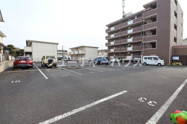 カーサ・エスぺランツァの駐車場