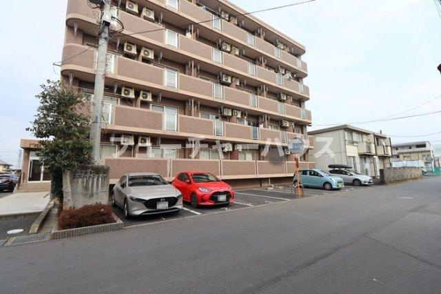 カーサ・エスぺランツァの駐車場