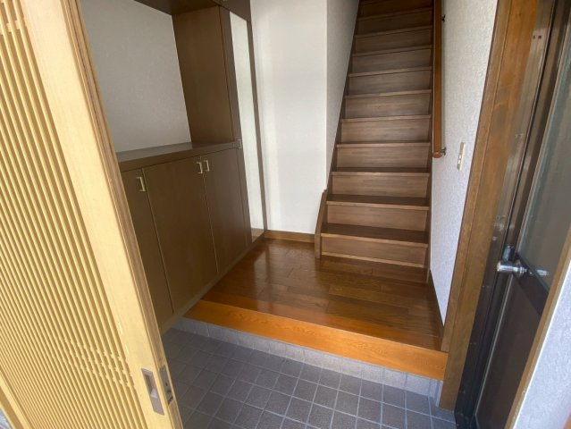 中古戸建　たつの市龍野町大手の玄関|シンプルで使いやすい玄関です