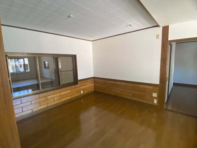 中古戸建　たつの市龍野町大手の洋室|広々とした洋室です