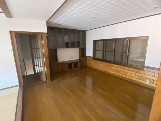 中古戸建　たつの市龍野町大手の洋室|きれいな洋室です