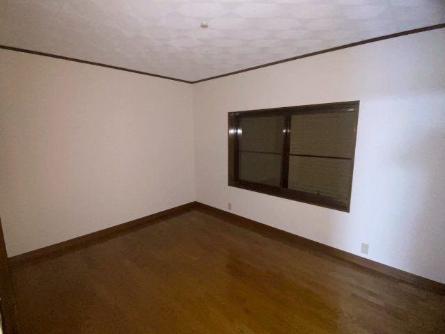 中古戸建　たつの市龍野町大手の洋室|使い勝手のいい洋室です