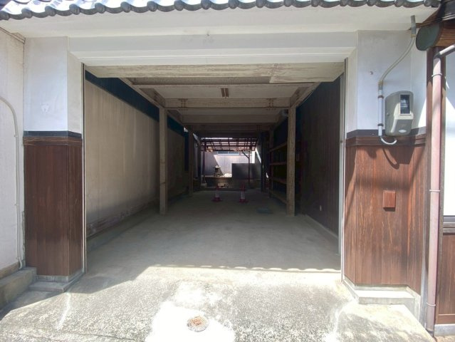 中古戸建　たつの市龍野町大手の駐車場|駐車場の用意があります