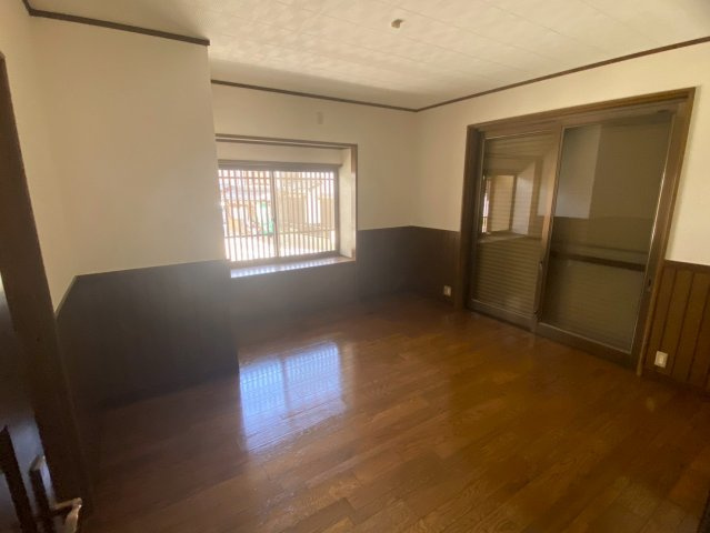 中古戸建　たつの市龍野町大手の居間・リビング|使いやすいリビングです