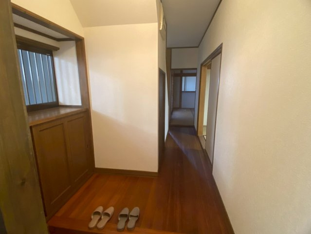 中古戸建　たつの市龍野町大手の玄関|落ち着いた玄関です