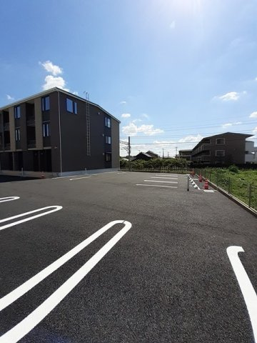 パーシモンＮの駐車場|駐車スペースもあります
