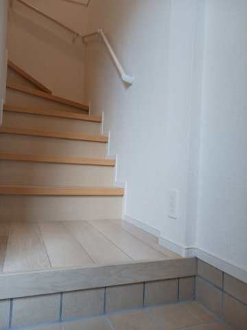 パーシモンＮの玄関|収納もある玄関です