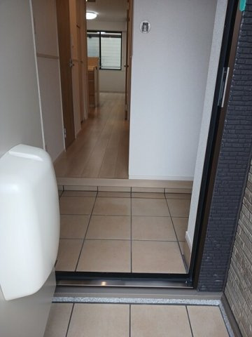 モーヴソレイユの玄関|収納もある玄関です