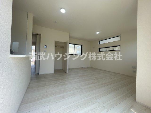 【仲介手数料無料】所沢市牛沼第３期全１棟　所沢市の新築住宅なら西武ハウジングの居間・リビング