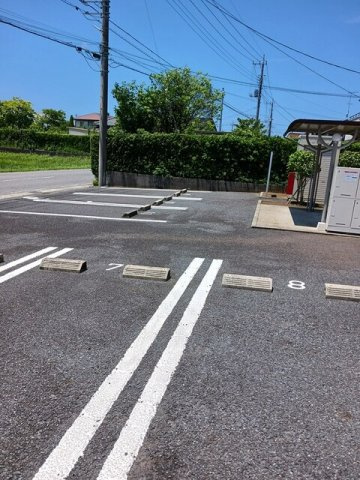 車をお持ちの方に嬉しい駐車場付きの物件です