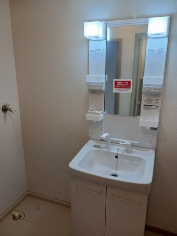 明るい洗面所です