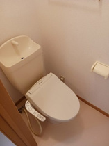 コンパクトで使いやすいトイレです