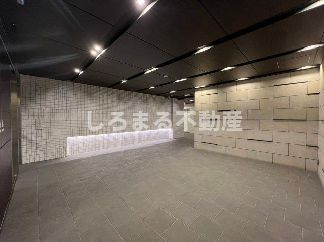 コンフォリア心斎橋EASTのロビー