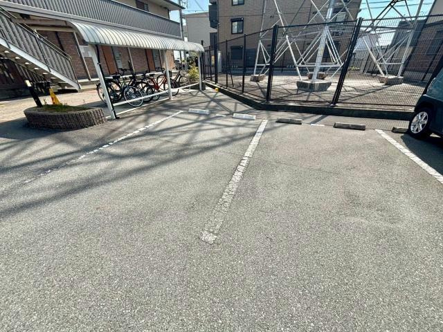 バーディー　コートA棟の駐車場