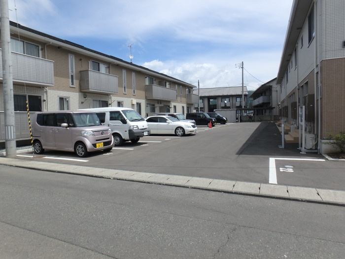ファミィーユ ＫⅡの駐車場