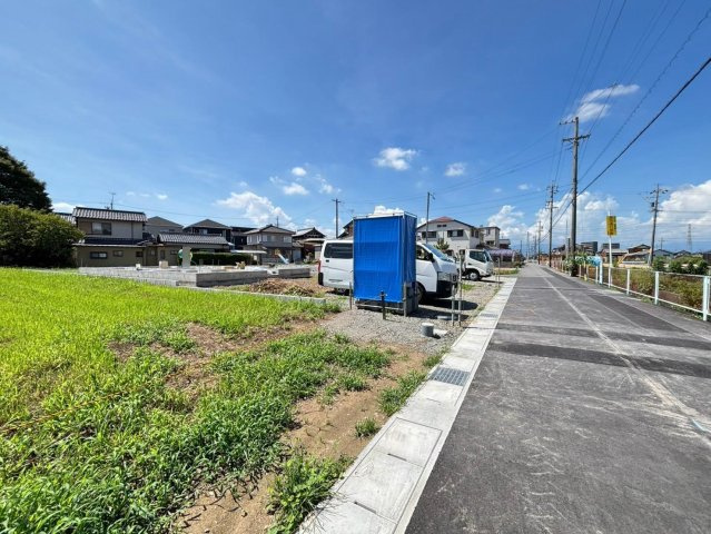 リーブルガーデン　岐阜市尻毛の平屋　全2区画分譲の前面道路含む現地写真|「現地（2026年7月31日）撮影」	
■前面道路　
■ヤマダ不動産　株式会社リライフ