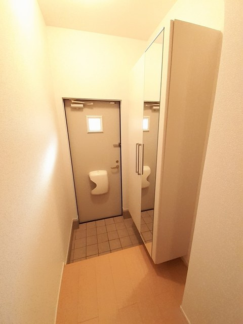 ヒューマン下河原Bの玄関
