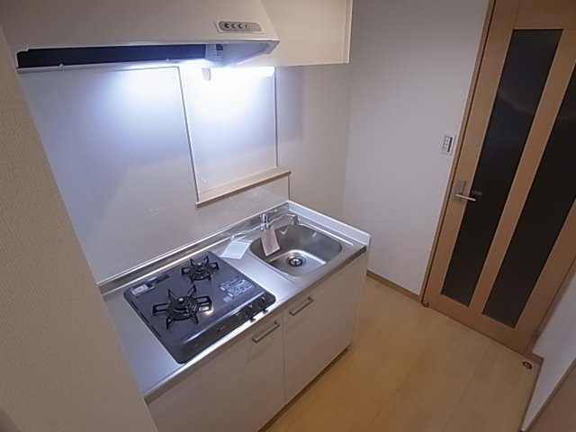 神戸市須磨区関守町２丁目のアパートのキッチン|システムキッチン（ガス２口）