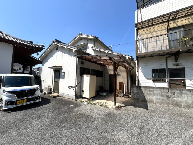 笠岡市中央町中古住宅、店舗の外観