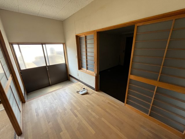笠岡市中央町中古住宅、店舗の玄関
