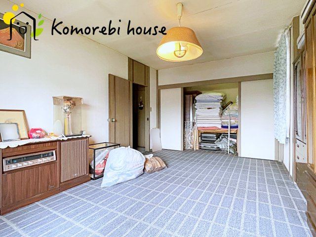 白岡市篠津1期　中古一戸建ての寝室|広くて明るい寝室