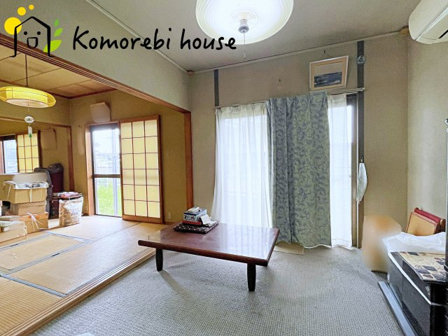 白岡市篠津1期　中古一戸建ての居間・リビング|使いやすい居間です