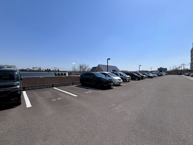 グランジュール新札幌サウスヒルの駐車場