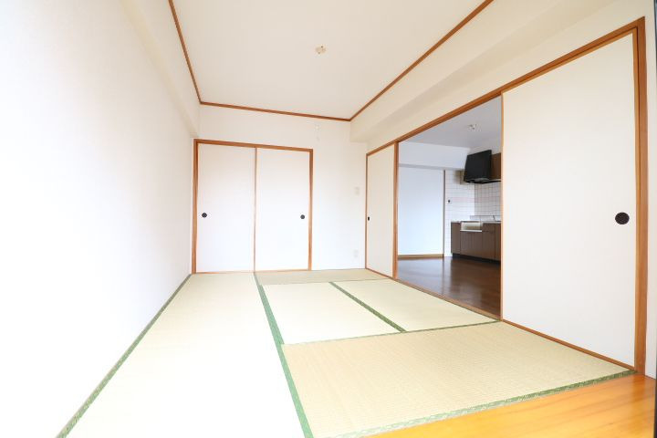 プレステージ北天神の和室