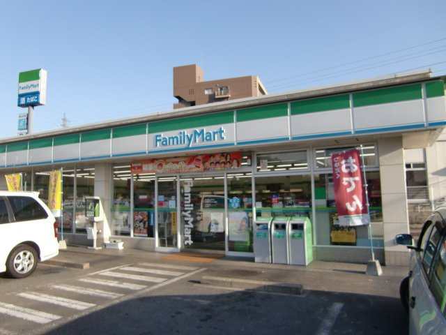【周辺】 | ファミリーマート小倉津田バイパス店まで411ｍ