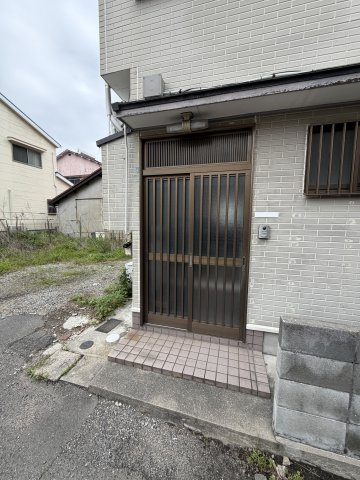 小寺町戸建のエントランス
