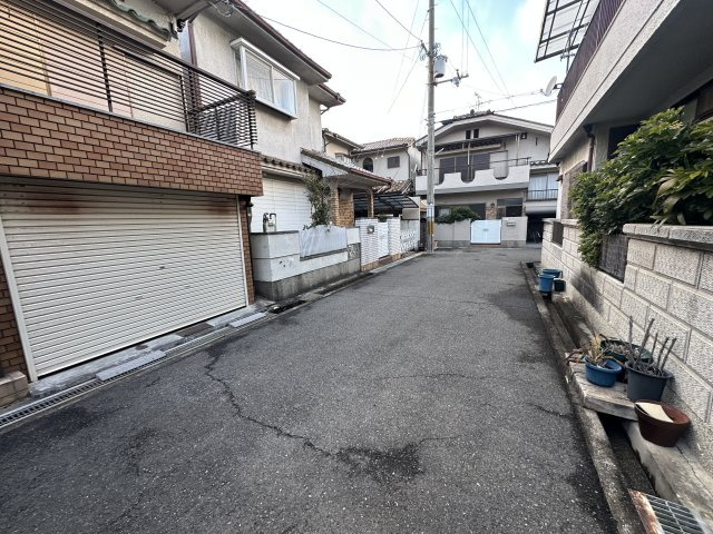 高石市西取石1丁目26−33の前面道路含む現地写真