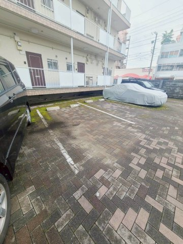 エスペランスモンドの駐車場