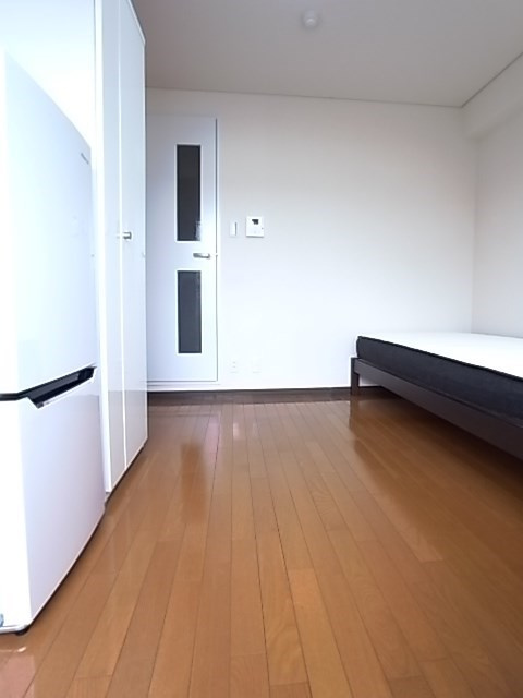 ホワイエ甲子園の居間・リビング