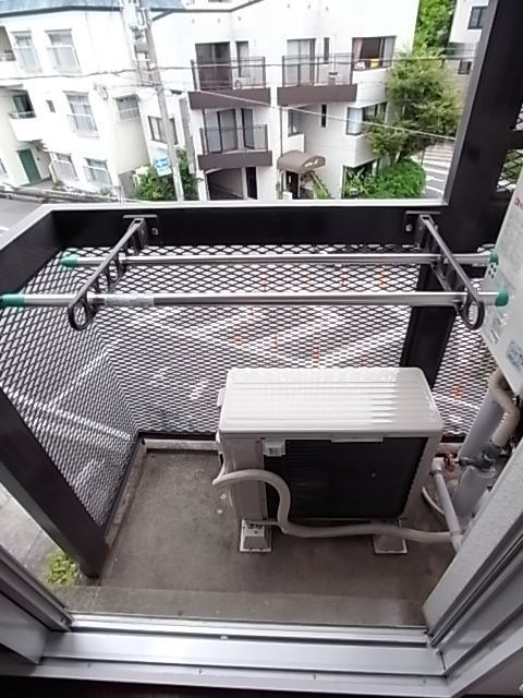 ホワイエ甲子園のバルコニー