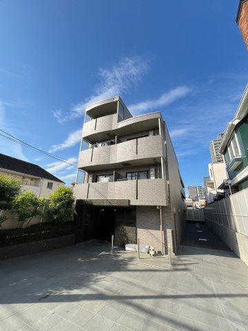 ルーブル駒沢大学参番館の外観