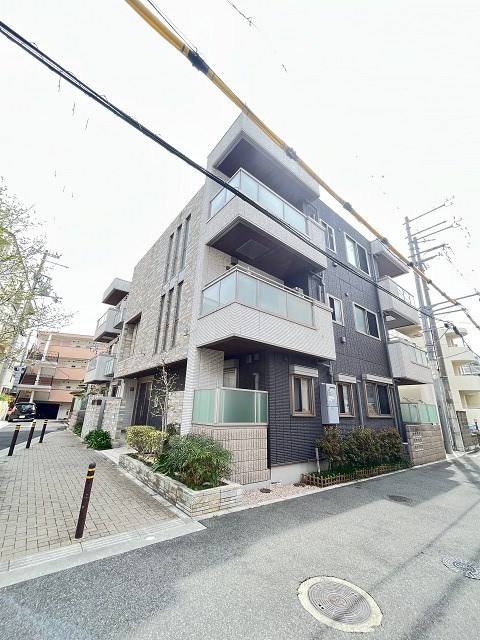 コンフォート白鳩西宮北口の外観
