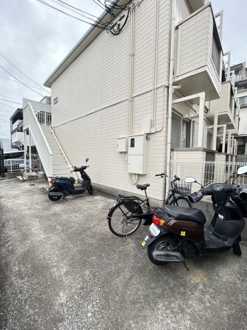 ドマーニ六甲の駐車場